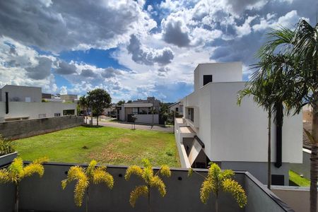 Casa de condomínio à venda com 360m², 3 quartos e 4 vagas Casa de condomínio à venda com 360m², 3 quartos e 4 vagasVista da Suíte 3