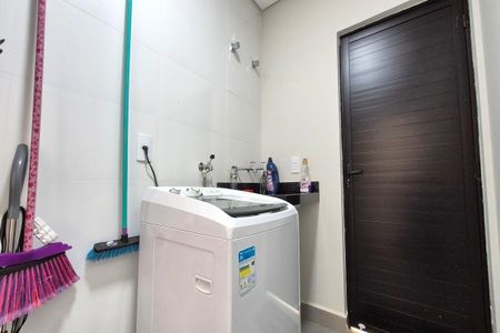 Casa de condomínio à venda com 360m², 3 quartos e 4 vagas Casa de condomínio à venda com 360m², 3 quartos e 4 vagasÁrea de Serviço