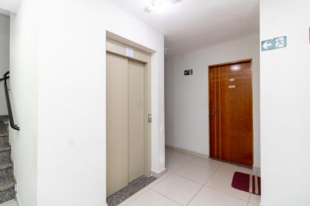 Apartamento para alugar com 43m², 2 quartos e sem vagaÁrea comum - Elevador
