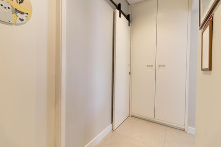 Apartamento à venda com 84m², 2 quartos e 2 vagasCorredor