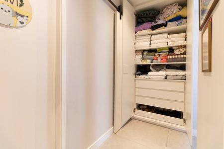 Apartamento à venda com 84m², 2 quartos e 2 vagasCorredor