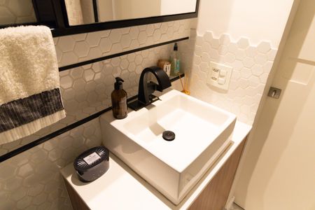 Apartamento à venda com 84m², 2 quartos e 2 vagasBanheiro Social 