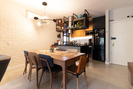 Apartamento à venda com 84m², 2 quartos e 2 vagasSala