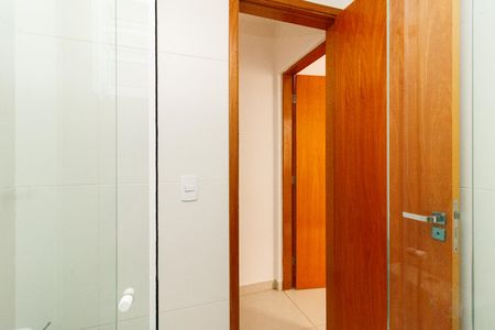 Banheiro de apartamento para alugar com 1 quarto, 30m² em Vila Constança, São Paulo