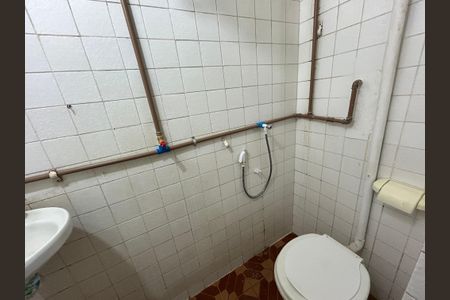 Banheiro de kitnet/studio para alugar com 1 quarto, 20m² em Cachambi, Rio de Janeiro