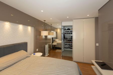 Apartamento à venda com 128m², 3 quartos e 3 vagas Apartamento à venda com 128m², 3 quartos e 3 vagasSuíte