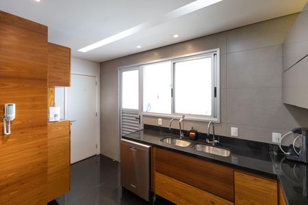 Apartamento à venda com 128m², 3 quartos e 3 vagas Apartamento à venda com 128m², 3 quartos e 3 vagasCozinha