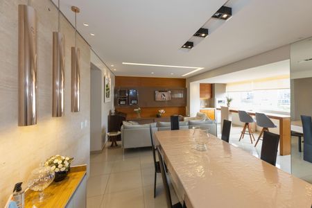 Apartamento à venda com 128m², 3 quartos e 3 vagas Apartamento à venda com 128m², 3 quartos e 3 vagasSala de Jantar