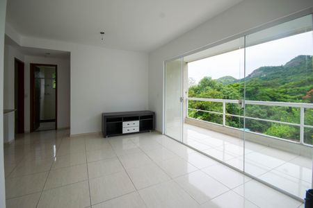 Sala de casa para alugar com 2 quartos, 80m² em Taquara, Rio de Janeiro