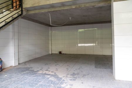 Casa à venda com 250m², 2 quartos e 3 vagas Casa à venda com 250m², 2 quartos e 3 vagasGaragem