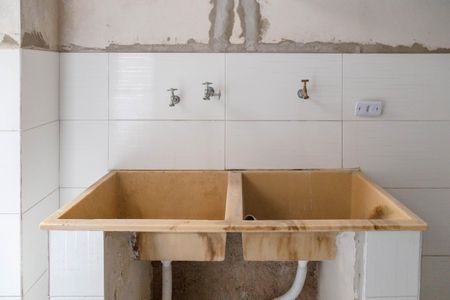 Casa à venda com 250m², 2 quartos e 3 vagas Casa à venda com 250m², 2 quartos e 3 vagasÁrea de Serviço