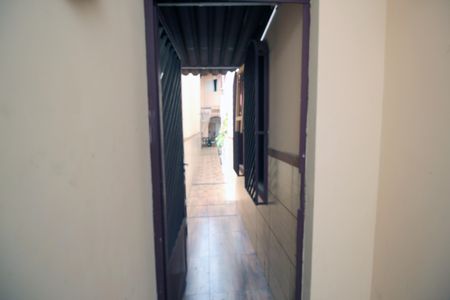 Casa à venda com 180m², 4 quartos e 2 vagasCorredor