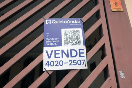 Casa à venda com 180m², 4 quartos e 2 vagasPlaca instalada em 15012026 com o código CYAT-1191