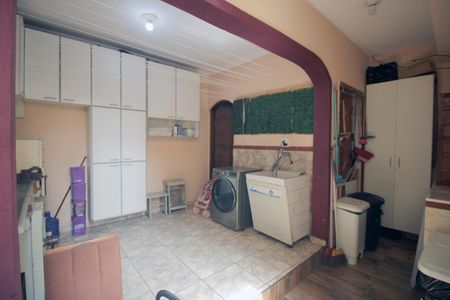 Casa à venda com 180m², 4 quartos e 2 vagasÁrea de Serviço