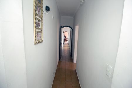 Casa à venda com 180m², 4 quartos e 2 vagasCorredor