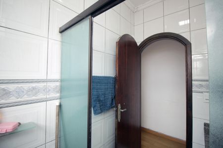 Casa à venda com 180m², 4 quartos e 2 vagasBanheiro