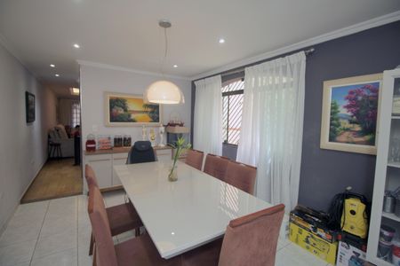 Casa à venda com 180m², 4 quartos e 2 vagasSala de Jantar