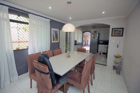 Casa à venda com 180m², 4 quartos e 2 vagasSala de Jantar