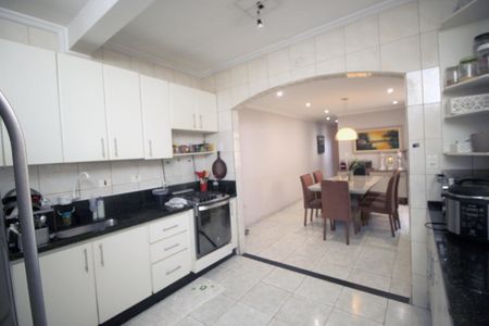 Casa à venda com 180m², 4 quartos e 2 vagasCozinha