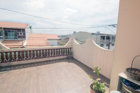 Casa à venda com 180m², 4 quartos e 2 vagasVaranda da Suite