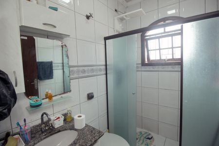 Casa à venda com 180m², 4 quartos e 2 vagasBanheiro