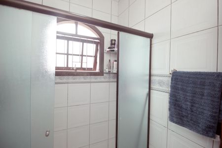 Casa à venda com 180m², 4 quartos e 2 vagasBanheiro