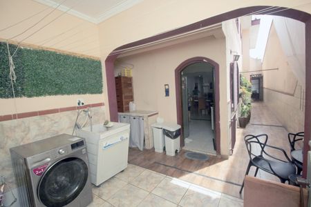 Casa à venda com 180m², 4 quartos e 2 vagasÁrea de Serviço