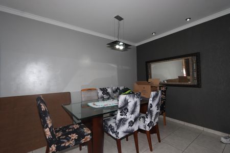 Casa à venda com 270m², 3 quartos e 5 vagasSala