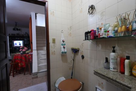 Casa à venda com 270m², 3 quartos e 5 vagasBanheiro da Edícula 1