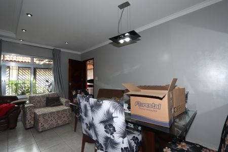 Casa à venda com 270m², 3 quartos e 5 vagasSala