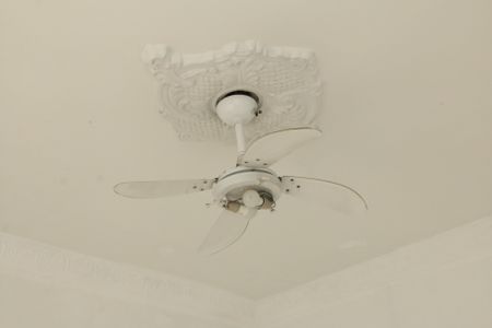 Casa para alugar com 120m², 2 quartos e 3 vagasventilador teto