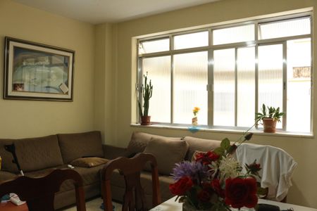 Apartamento à venda com 120m², 2 quartos e sem vagaSala