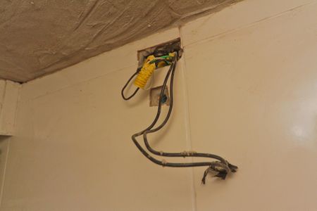 Banheiro de kitnet/studio para alugar com 1 quarto, 25m² em Vila Pereira Barreto, São Paulo