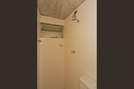 Banheiro de kitnet/studio para alugar com 1 quarto, 25m² em Vila Pereira Barreto, São Paulo