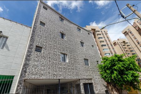 Casa para alugar com 45m², 2 quartos e 1 vaga Casa para alugar com 45m², 2 quartos e 1 vagaFachada