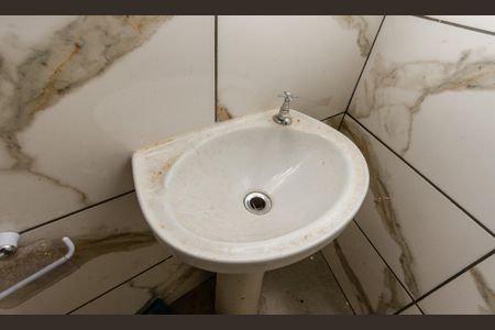 Casa para alugar com 45m², 2 quartos e 1 vaga Casa para alugar com 45m², 2 quartos e 1 vagaBanheiro