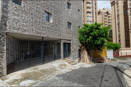 Casa para alugar com 45m², 2 quartos e 1 vaga Casa para alugar com 45m², 2 quartos e 1 vagaFachada