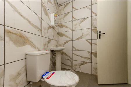 Casa para alugar com 45m², 2 quartos e 1 vaga Casa para alugar com 45m², 2 quartos e 1 vagaBanheiro