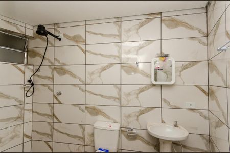 Banheiro de casa para alugar com 2 quartos, 45m² em Vila Pereira Barreto, São Paulo