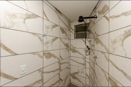 Banheiro de casa para alugar com 2 quartos, 45m² em Vila Pereira Barreto, São Paulo