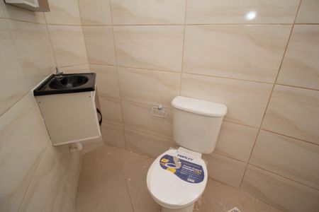 Banheiro de kitnet/studio para alugar com 1 quarto, 40m² em Vila Pereira Barreto, São Paulo