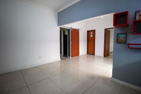 Sala de casa para alugar com 4 quartos, 120m² em Ramos, Rio de Janeiro
