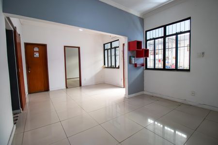 Sala de casa para alugar com 4 quartos, 120m² em Ramos, Rio de Janeiro