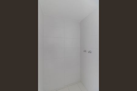 Apartamento à venda com 44m², 2 quartos e 1 vaga Apartamento à venda com 44m², 2 quartos e 1 vagaBanheiro