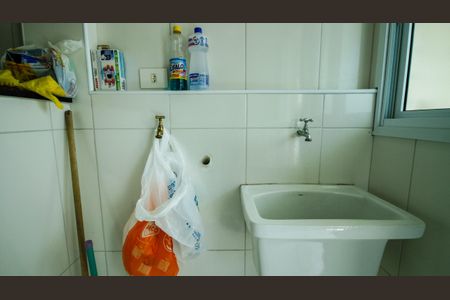 Apartamento para alugar com 74m², 2 quartos e 1 vagaÁrea de Serviço