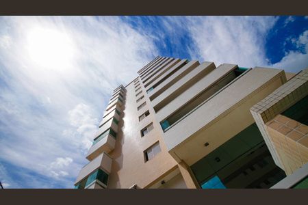 Apartamento para alugar com 74m², 2 quartos e 1 vagaFachada