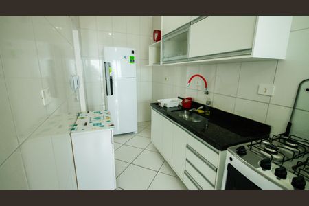 Cozinha de apartamento para alugar com 2 quartos, 74m² em Vila Tupi, Praia Grande