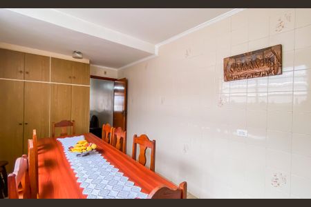 Casa à venda com 147m², 4 quartos e 2 vagas Casa à venda com 147m², 4 quartos e 2 vagasCozinha