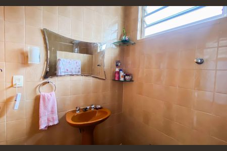 Casa à venda com 147m², 4 quartos e 2 vagas Casa à venda com 147m², 4 quartos e 2 vagasBanheiro da Suíte