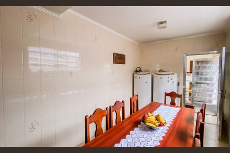 Casa à venda com 147m², 4 quartos e 2 vagas Casa à venda com 147m², 4 quartos e 2 vagasCozinha